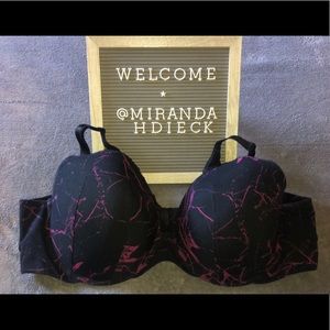 Lightly lined marble bra